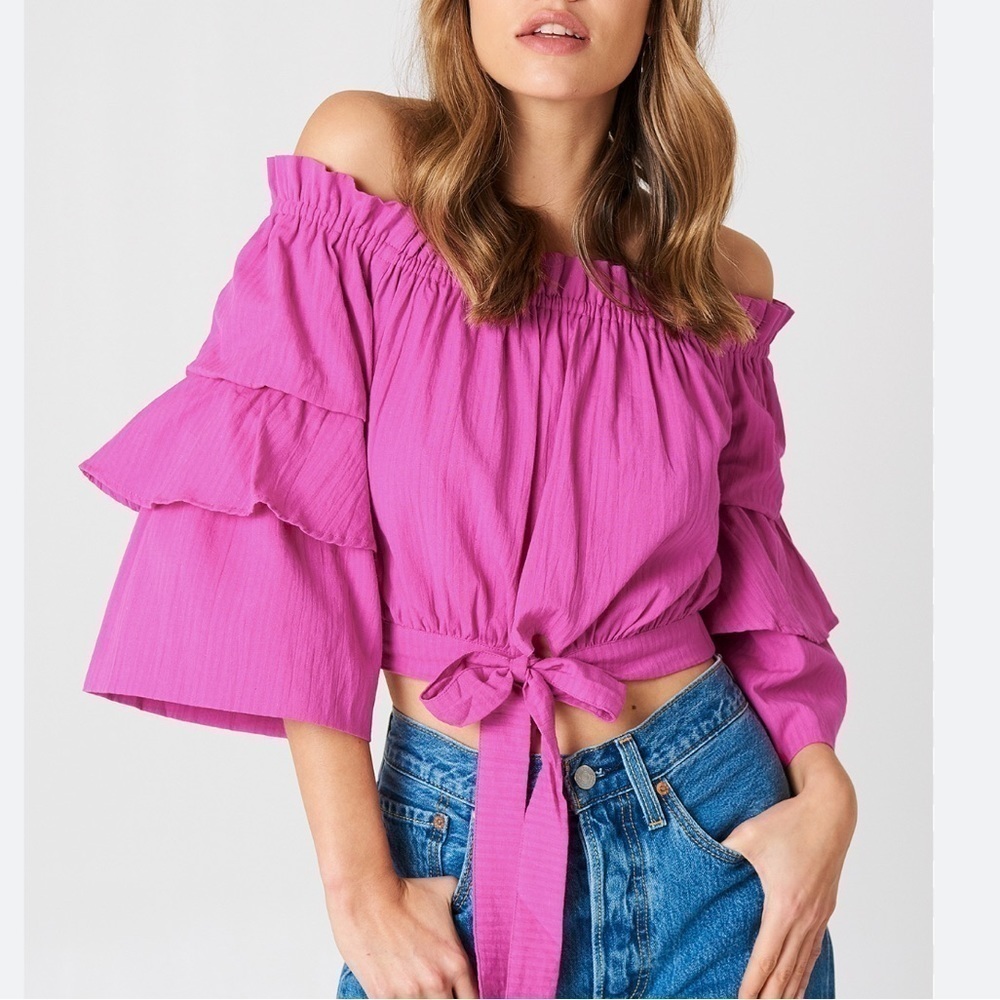 NA-kd Off Shoulder Frill Sleeve Top pink size small